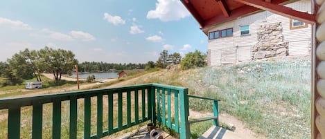 Cabane Familiale, 2 chambres, cheminée, vue lac | Terrasse/Patio