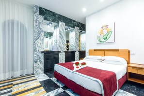 10 bedrooms, iron/ironing board, WiFi, bed sheets - Villa Fontanella - Private villa with pool (Colli di Fontanelle)