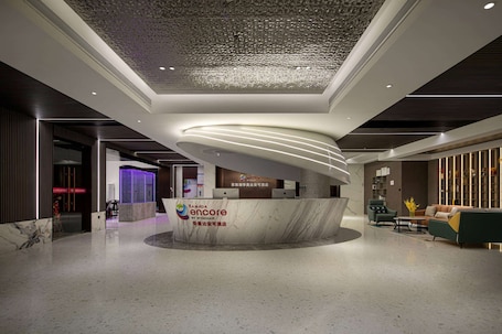 Lobby. Ramada Encore by Wyndham Wuhan West