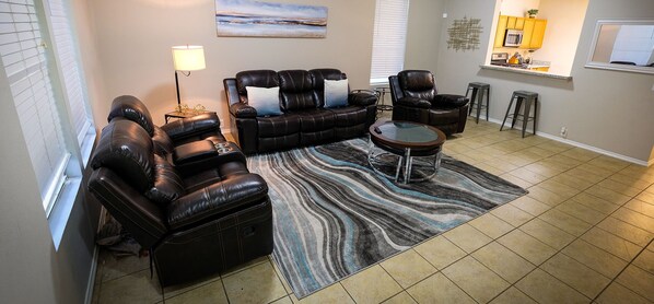 Premier House, 3 Bedrooms | Living area | Flat-screen TV - 3Bdrm 2.5Bath 5Beds - Warm Home in Katy (Katy)