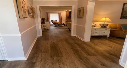 Spacious Peaceful Home 3BR 2BA,Quiet Neighborhood