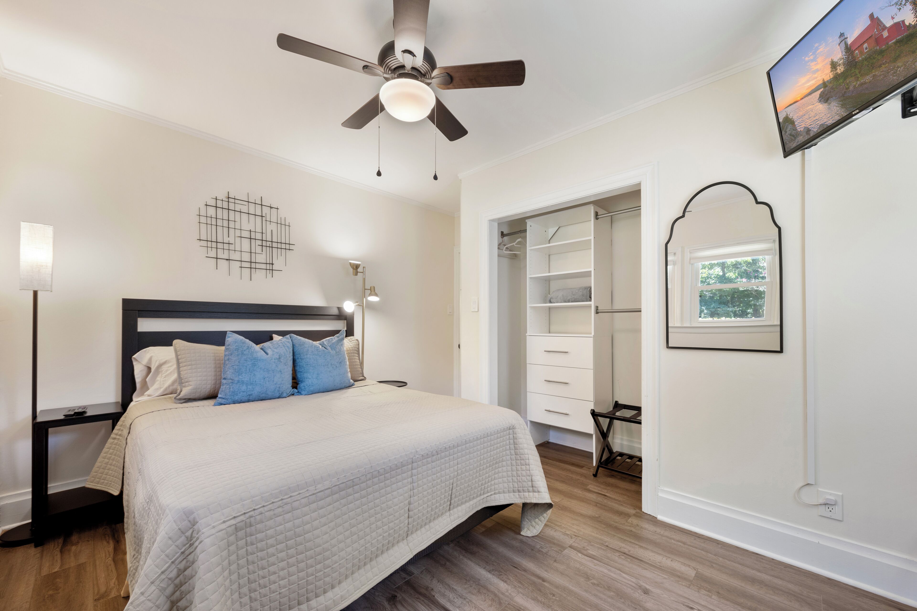 2 多间卧室、熨斗/熨衣板、旅行婴儿床、WiFi