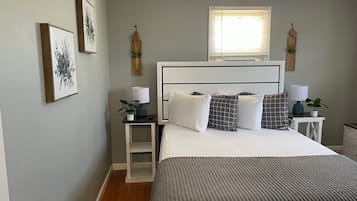 2 bedrooms, iron/ironing board, free WiFi, bed sheets