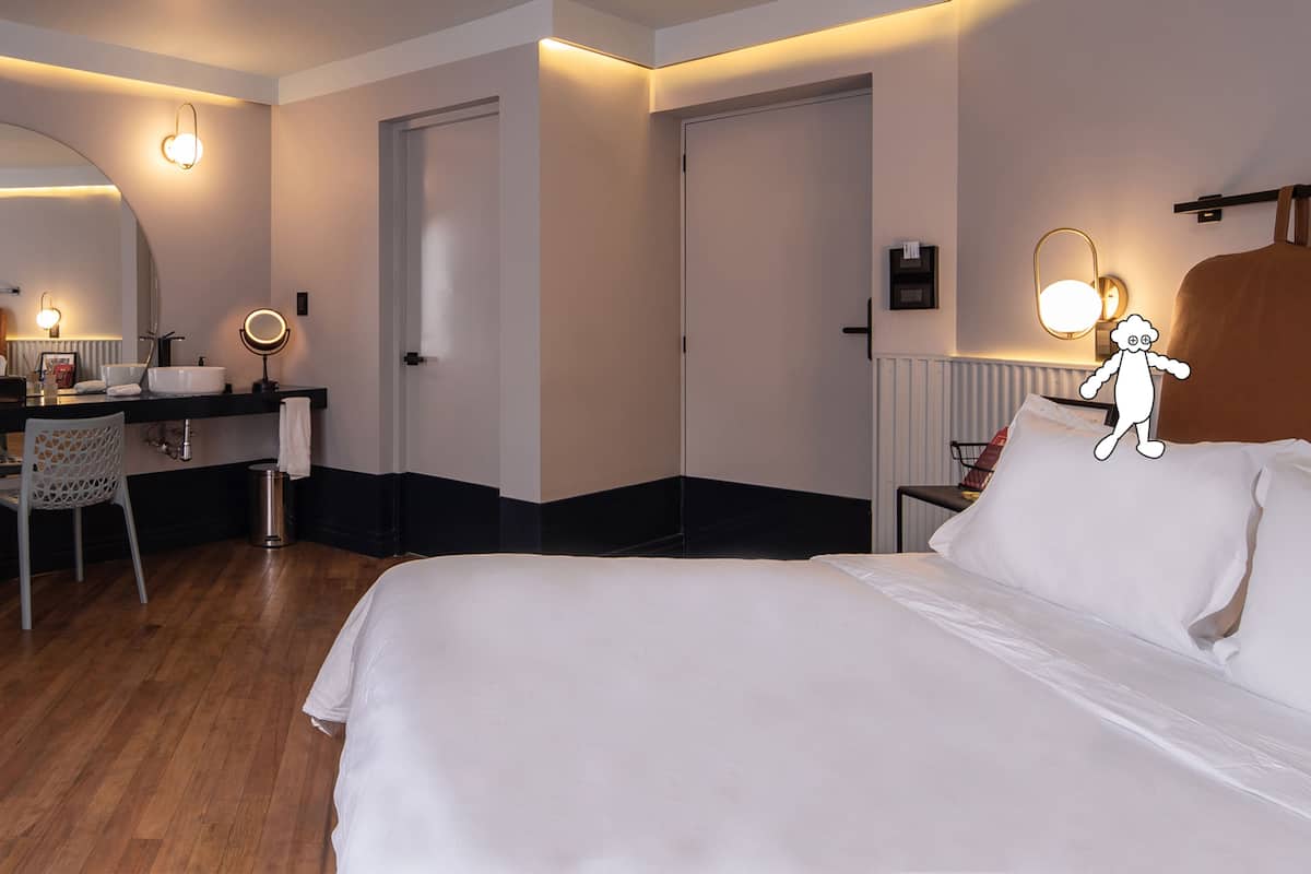 Executive Room, 1 Katil Ratu (Queen) | Peti besi dalam bilik, meja, kalis bunyi, Wi-fi percuma
