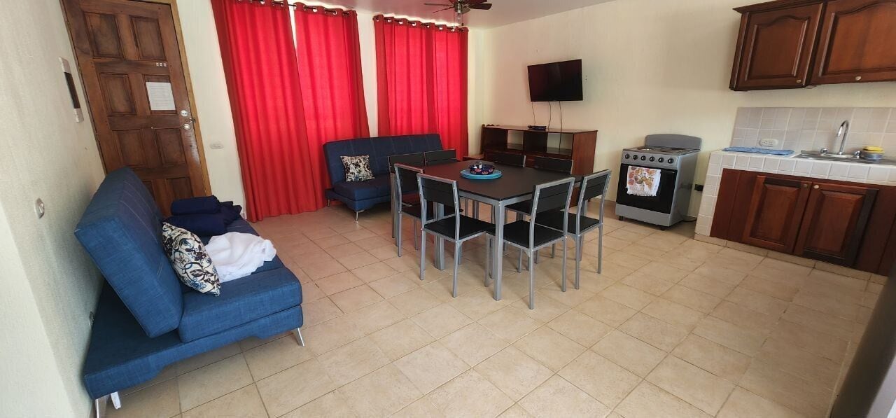 อพาร์ทเมนท์สำหรับครอบครัว | บริเวณนั่งเล่น | ทีวีจอแอลอีดี 42 นิ้ว พ ร้อมช่องดิจิตอล, ทีวี