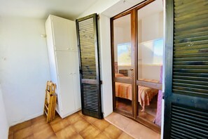 3 camere, ferro/asse da stiro