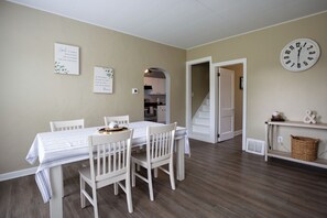 Dining - The Diamond House  (Mansfield)