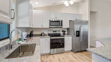 House (1328 SW 8th PL) | Exterior