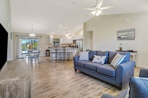 Maison (1328 SW 8th PL) | Extérieur
