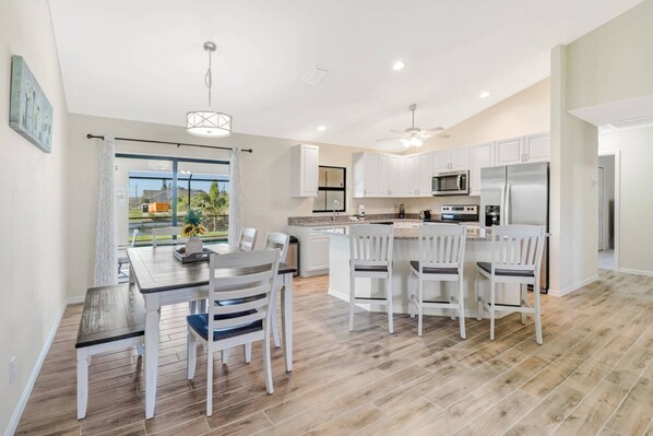 House (1328 SW 8th PL) | Exterior