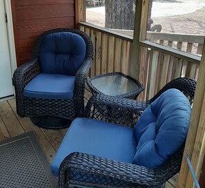 Cottage #8 | Terrace/patio - Birdsong Resort Marina Lakeside RV (Camden)