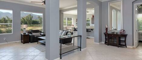 TV connectée, cheminée, espaces bureaux, imprimantes