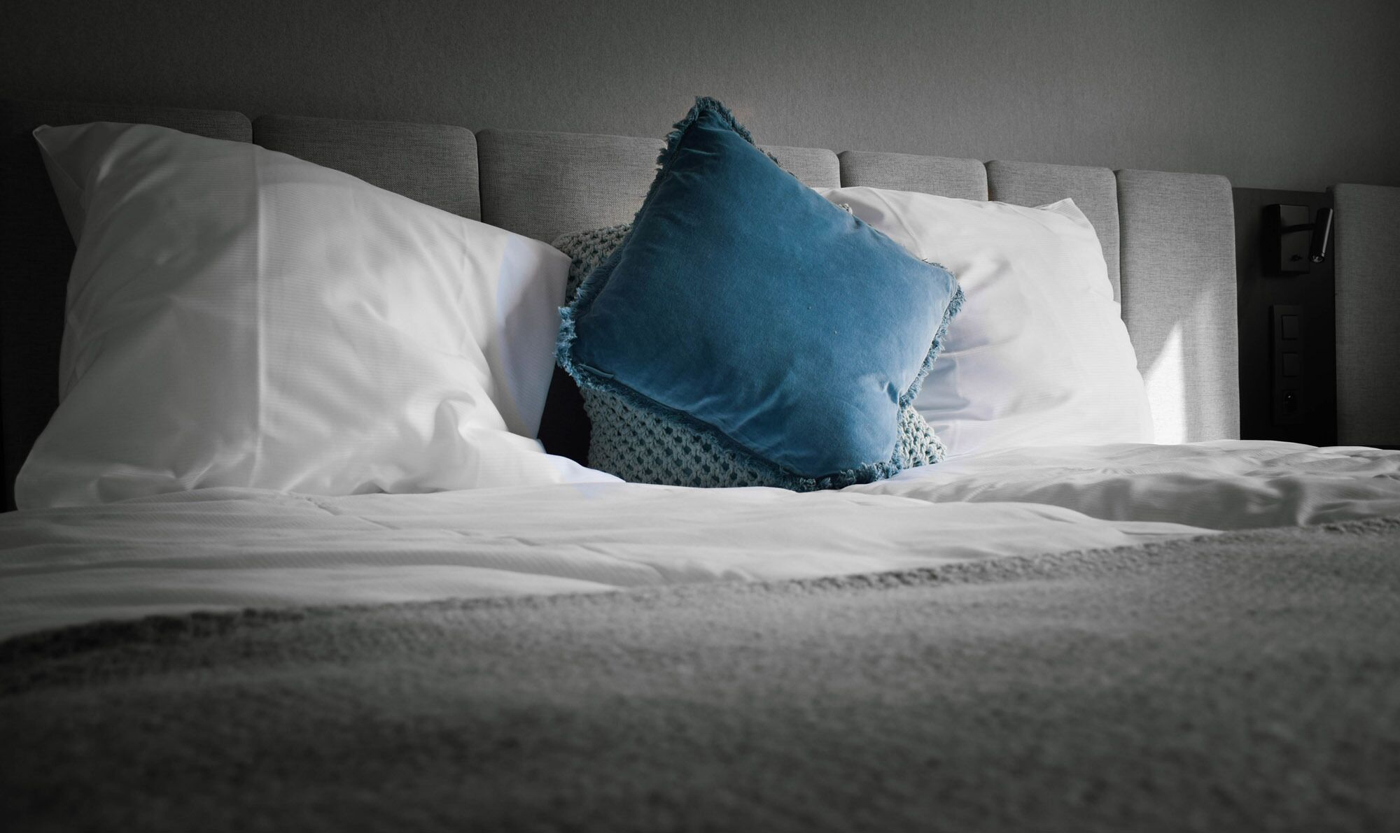 Minibar, desk, soundproofing, iron/ironing board