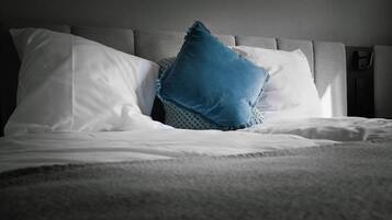 Quarto casal conforto | Frigobar, escrivaninha, quartos à prova de som