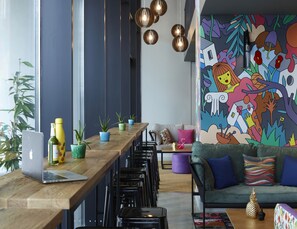Lobby lounge - Moxy Athens City (Athens)