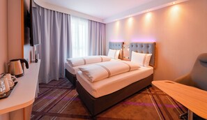 Habitació amb dos llits individuals estàndard | Habitacions insonoritzades, wifi gratuïta i roba de llit 