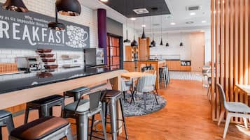 Tägliches Frühstücksbuffet (17.9 EUR pro Person)
