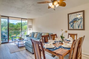 TV - Fresh and vibrant condo with lush garden views (Kihei)