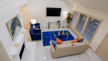 3Bdrm 2.5Bath 4Beds - IAH Arprt Spring