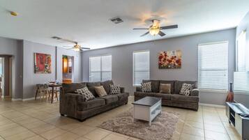 獨棟房屋 (152 Watersong) | 外觀