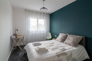 3 chambres, fer et planche à repasser, Wi-Fi gratuit, draps fournis