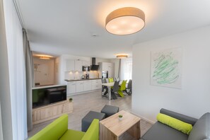 TV, table tennis - Luxury apartments to feel good in (Ifta)