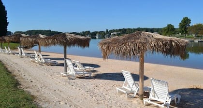 Amazing View, Quiet Cove of Bernards Landing, Sandy Beach, 3 Kings and Twin Bunk
