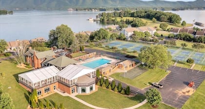 Amazing View, Quiet Cove of Bernards Landing, Sandy Beach, 3 Kings and Twin Bunk