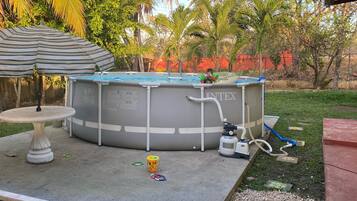 Tina de hidromasaje al aire libre