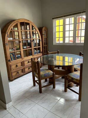 Dining - Charming house with pool minutes from the beach! (Nueva Gorgona)