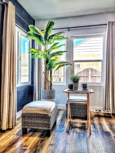 🌊queen bed-near SOFI LAX-free parking-gated yard