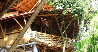 Comfortable cabin, with diverse landscapes and the spectacular Santodomingo river