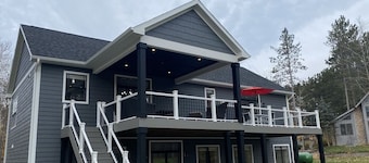 Located on the #7 Tee at the Bestie Valley Golf Course at Crystal Mountain