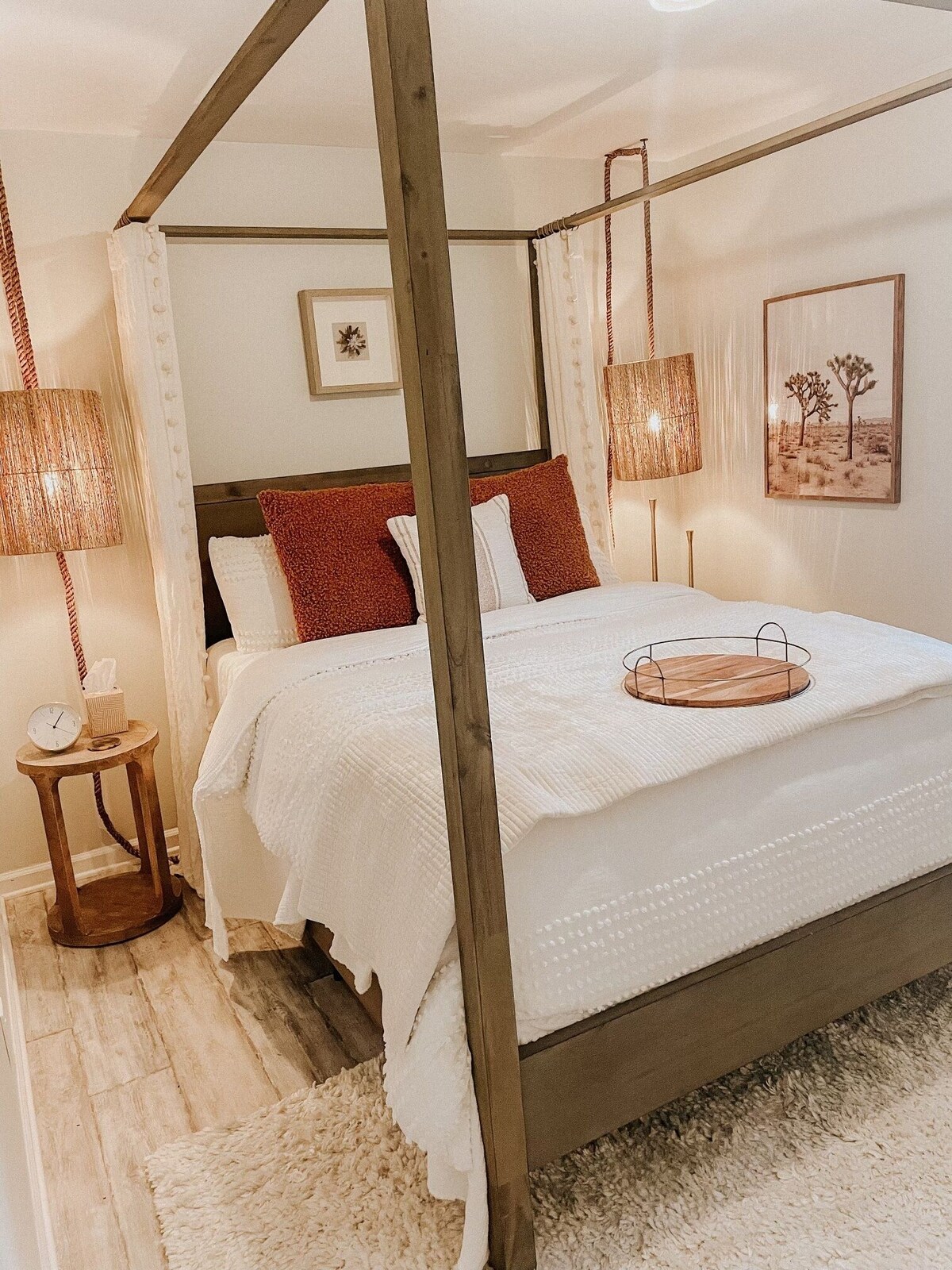 Golden Hour - Convenient 2 BR Townhouse