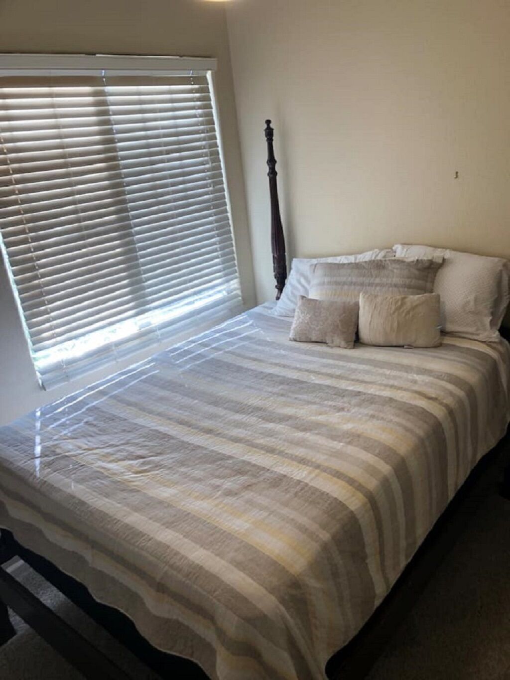 3 makuuhuonetta, silitysrauta/-lauta, Wi-Fi, vuodevaatteet