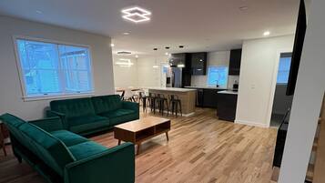 Smart-tv och eldstad