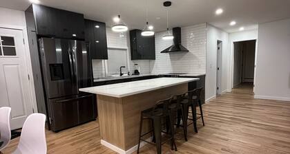 Modern Vacation home. Close to The Hamptons