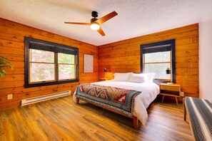 4 bedrooms, desk, iron/ironing board, travel crib