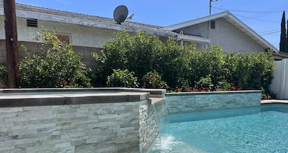 Cozy Pool & Jacuzzi Home with Game Room