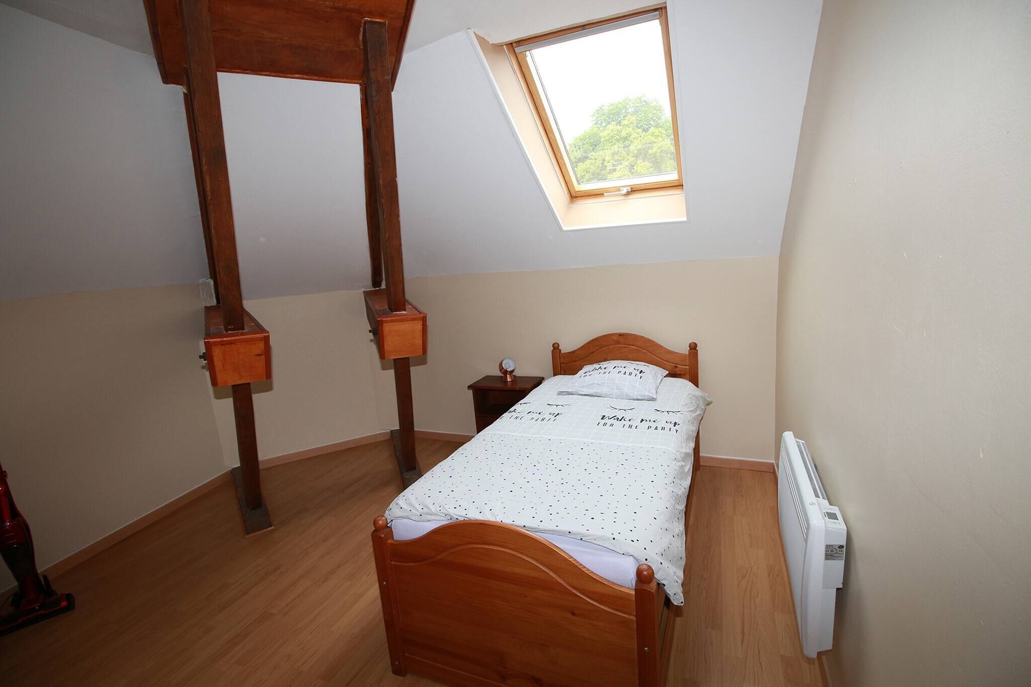 2 soverom, strykejern/-brett, internettilgang og sengetøy