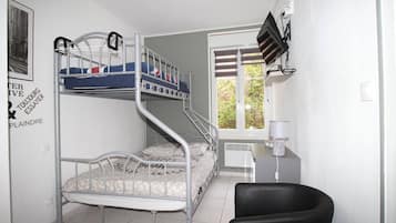1 habitación, tabla de planchar con plancha y acceso a internet