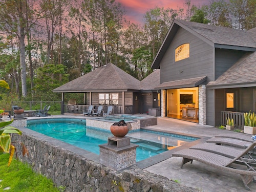 Tropical Estate Retreat. Pool, Hot Tub, Ocean views, starry nights