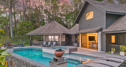 Tropical Estate Retreat. Pool, Hot Tub, Ocean views, starry nights