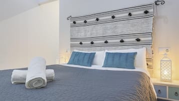 2 slaapkamers, een strijkplank/strijkijzer, internet, beddengoed