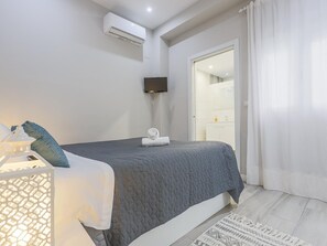 2 soverom, strykejern/-brett, internettilgang og sengetøy