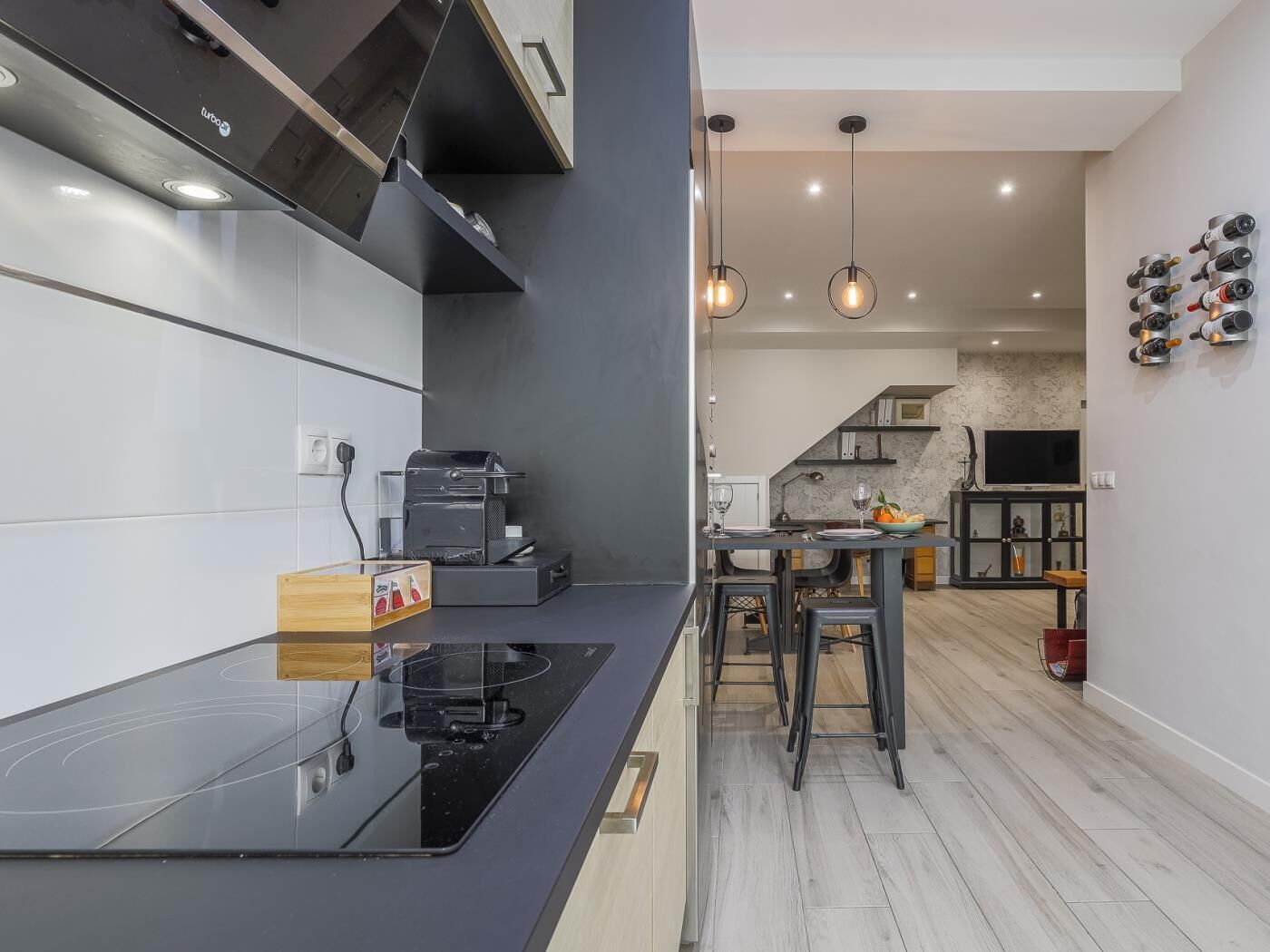 Fridge, microwave, oven, coffee/tea maker