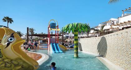 Apartment 'Flamingo 62' with Private Terrace & Shared Pool