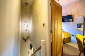 2 habitaciones, tabla de planchar con plancha y internet 
