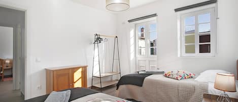 3 habitaciones, tabla de planchar con plancha y wifi gratis