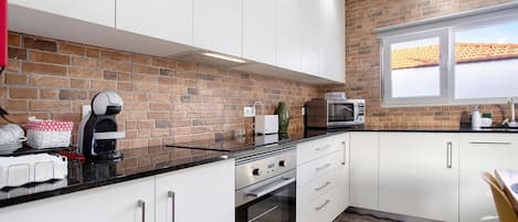 Fridge, microwave, oven, stovetop